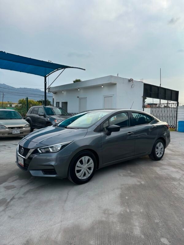 NISSAN VERSA