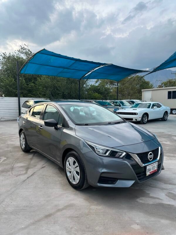 NISSAN VERSA