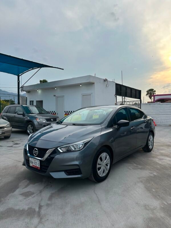 NISSAN VERSA