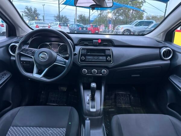 NISSAN VERSA